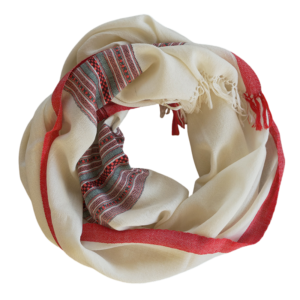 Châle Angora - blanc et rouge avec motif – Image 2
