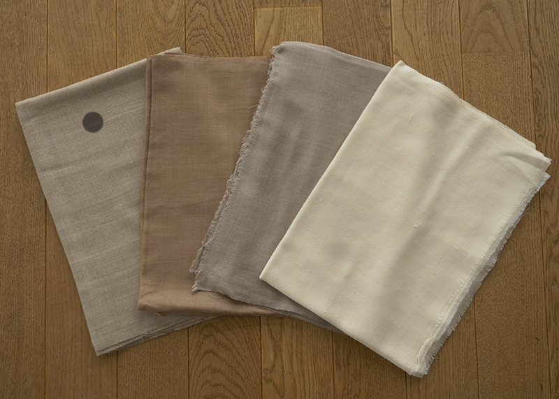 Châle en laine fine - gris beige – Image 4